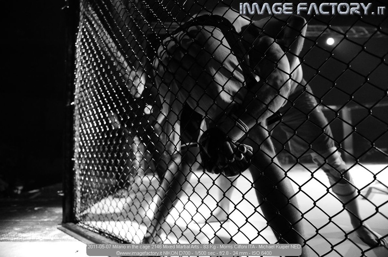 2011-05-07 Milano in the cage 2146 Mixed Martial Arts - 83 Kg - Morris Cilfoni ITA - Michael Kuiper NED.jpg